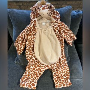 Playful Plush Giraffe Baby Costume Size 6-12m. In excellent condition.